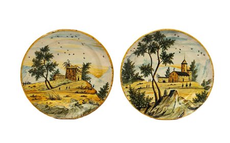 Coppia di piatti con decoro di città e viandanti    Manifattura di Torre de' Passeri della fine del XIX secolo