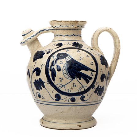 Orciolo ansato raffigurante uccello e foglie di quercia. Manifattura toscana, ambito della bottega di Giunta di Tugio   