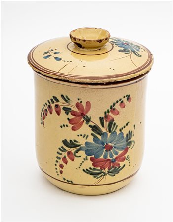 Portastrutto con decoro a fioraccio al fronte e sul coperchio   Manifattura di Castelli del XX secolo