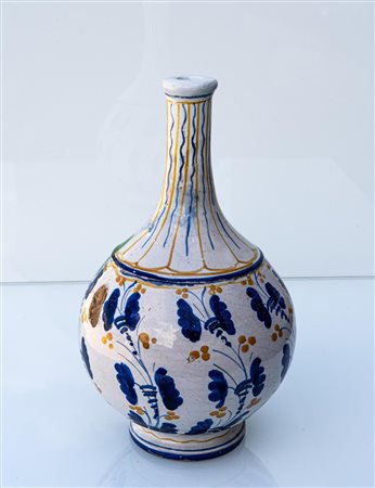 Bottiglia con decoro floreale   Manifattura abruzzese degli inizi del XX secolo