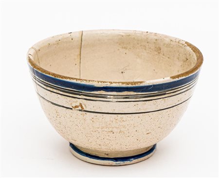 Ciotolina con decoro azzurro   Manifattura di Castelli del XX secolo