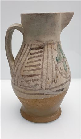 Boccale in maiolica arcaica dal corpo piriforme. Manifattura senese (Montalcino) dell'ultima metà del XV secolo   