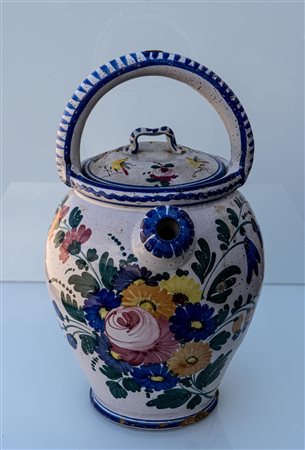 Grande versatoio monoansato con manico. Decoro foreale e uccellini   Manifattura di Castelli (TE) degli anni '40 del XX secolo