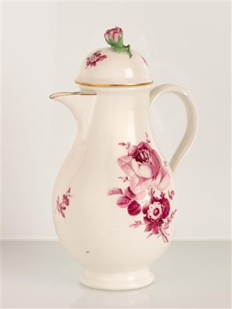 Caffettiera con decoro floreale in monocromia rossa. Manifattura Meissen Marcolini (1775-1780 ca)   