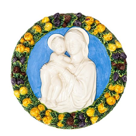 Tondo robbiano con Sacra Famiglia incorniciato da ghirlanda di fiori e frutti    Manifattura toscana del XX secolo