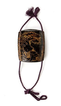  
INRŌ A TRE SCOMPARTI IN LEGNO LACCATO E DORATO 
 