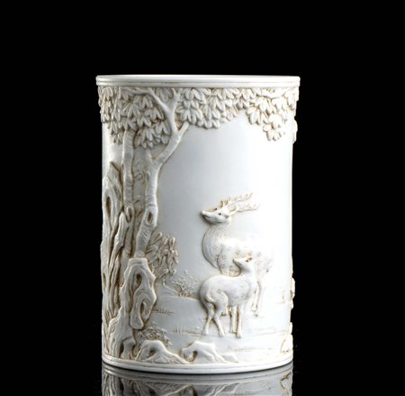  
PORTAPENNELLI BITONG IN PORCELLANA BISCUIT 
 