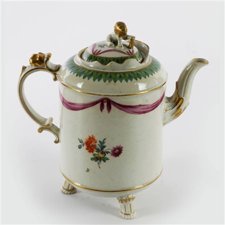 

 Teiera in porcellana