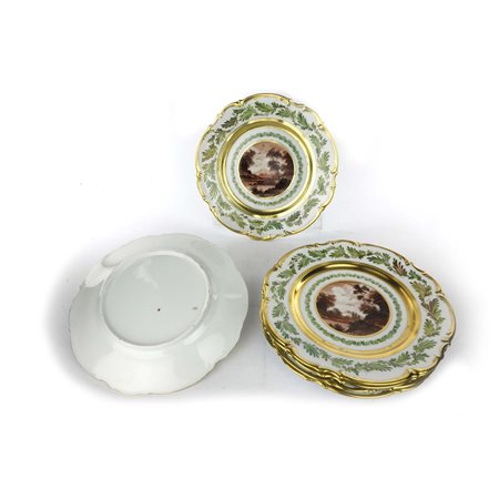 

 Lotto di 6 piatti da coltello in porcellana