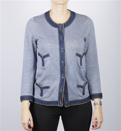 CHANEL - Cardigan celeste polvere.