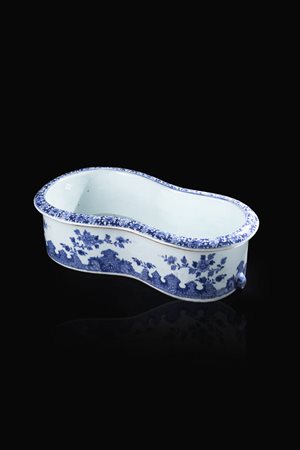 BIDET<BR>Bidet in porcellana bianca e blu