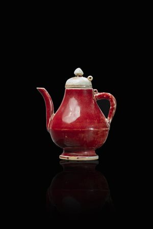 BROCCA<BR>Brocca in porcellana sangue di bue