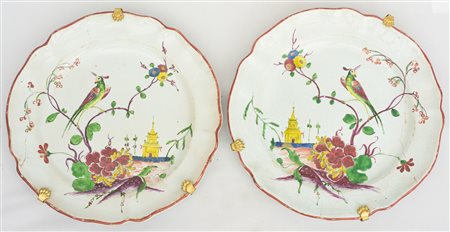 Coppia di piatti - Manifattura Finck 1775 - 1797 23,5 cm diametro In maiolica...