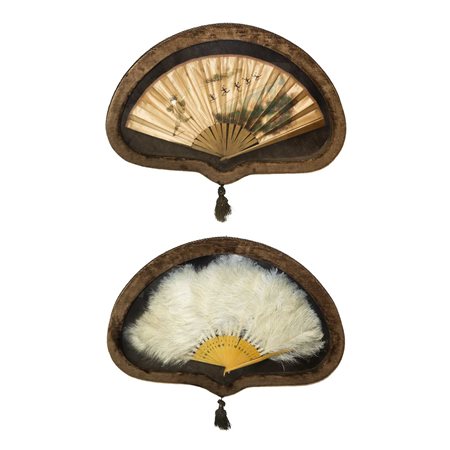 Coppia di ventagli in teca
