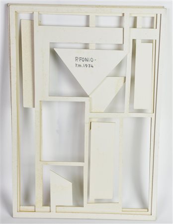 Piero Fonio SENZA TITOLO, 1974 scultura in cartoncino, cm 52x36,5 firma e...
