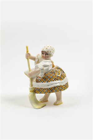 ESSEVI TORINO<BR>"Bambina con scopa"