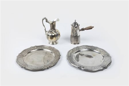 LOTTO DI QUATTRO OGGETTI IN ARGENTO