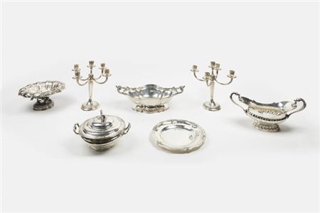LOTTO DI SETTE OGGETTI IN ARGENTO