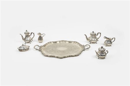 LOTTO DI SETTE OGGETTI IN ARGENTO