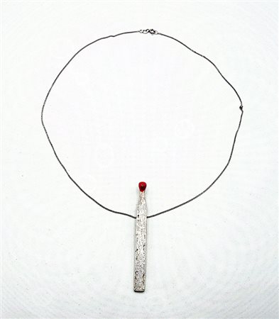 Raymond Hains (1926 - 2005) PENDENTE "FIAMMIFERO", 2005 argento 925 e smalto...