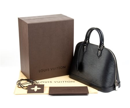 Louis Vuitton  
LOUIS VUITTON 2015
 