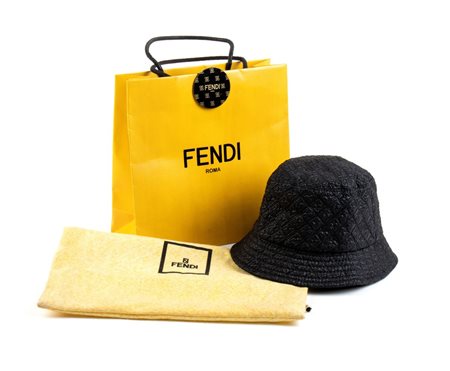 FENDI  
FENDI 
 