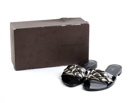 Louis Vuitton  
Louis Vuitton 
 