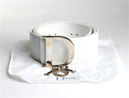 CHRISTIAN DIOR  
CHRISTIAN DIOR 
 