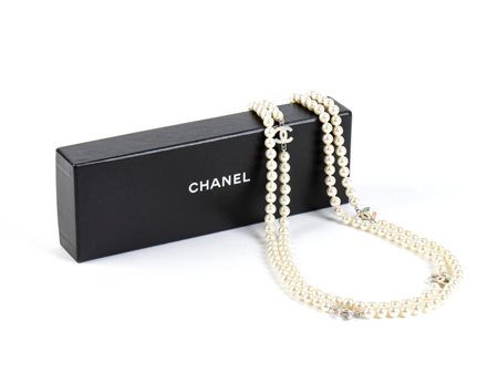 Chanel  
Chanel  
 