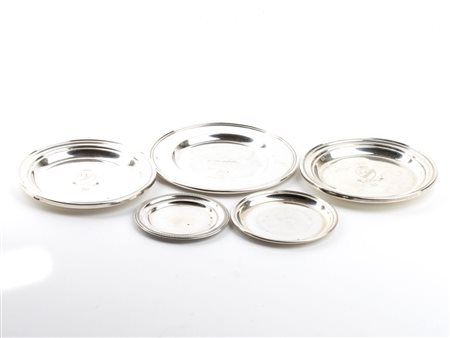  
Lotto di 14 oggetti assortiti in argento 
 Peso lordo complessivo: 585 gr. Peso netto: 400 gr.