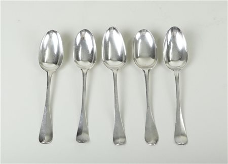 A lot consisting of (5) silver spoons, various hallmarks Amsterdam, Johann...