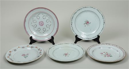 A lot of five famile rose plates with various decorations. China, 18th...