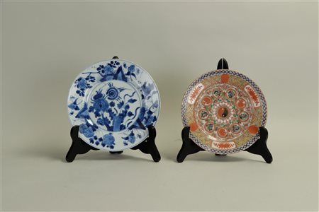 A lot of porcelain plates including a 19th century polychrome plate and a...