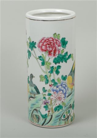 A family rose brush pot with decoration of flowers and birds, marked Guanxu....