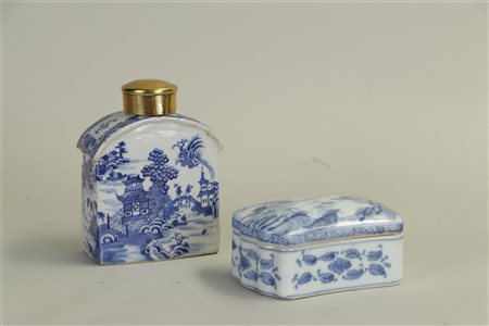 A lot consisting of a blue and white tea caddy with copper stopper, and a...