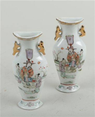2x Famille Rose wall vases Famille rose with figure decoration China, 19th...
