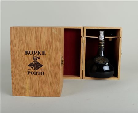 1986 Kopke Colheita Port -2 Bottles (0.50 liter) - in original wooden box.