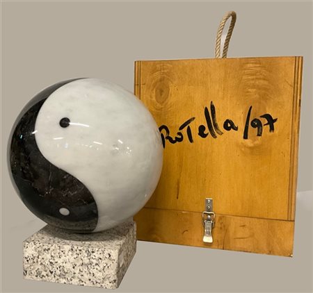 Mimmo Rotella "Mistero" 1997
multiplo scultura in marmo su base in granito
h tot