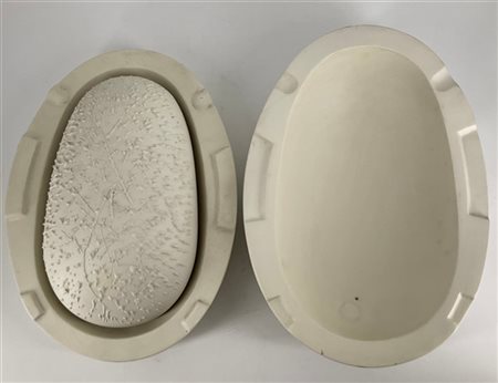 Emilio Scanavino "Contenitore con pane" 
multiplo scultura in ceramica bianca
pa