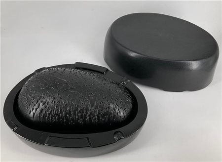 Emilio Scanavino "Contenitore con pane" 
multiplo scultura in ceramica nera
pane