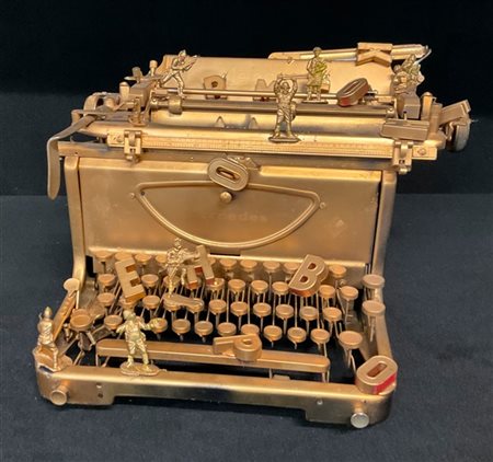 Jean Francois Bory "Senza titolo" 1993
macchina da scrivere modificata
cm 26x38x