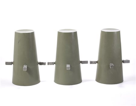 Frédérick du Chayla Tre tabouret modello "Léonard" della serie "Une collection d