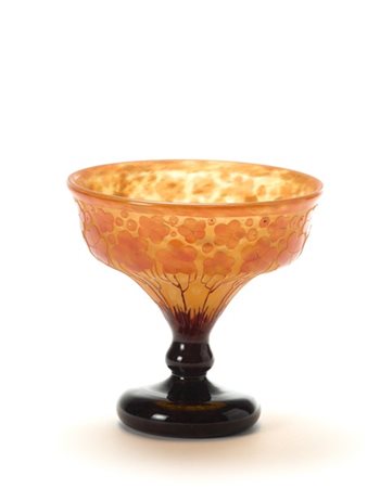 Le Verre Français Coppa in vetro soffiato cammeo inciso all'acido nei toni aranc