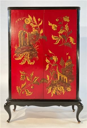 Mobile contenitore a due ante in legno ebanizzato e laccato rosso con decori ve