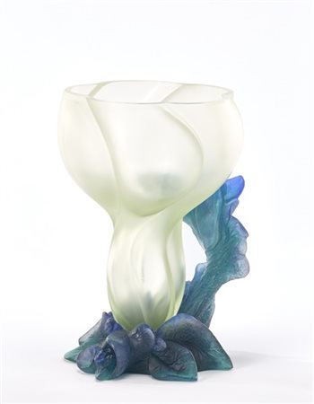 Daum Grande vaso in pasta vitrea con decoro floreale. Francia, seconda metà seco