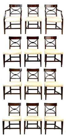 Gruppo di dieci sedie e coppia di poltrone in mogano con schienale a giorno e c