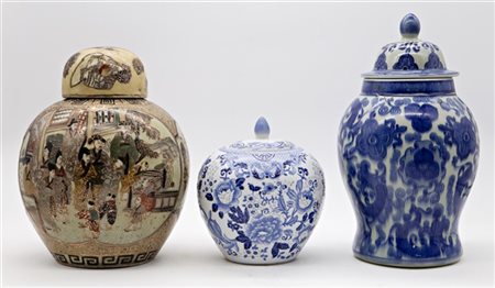 Lotto composto da tre potiches di manifatture asiatiche differenti in porcellan