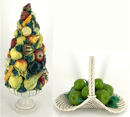 Lotto composto da due diversi centrotavola in ceramica policroma, uno a coppa c