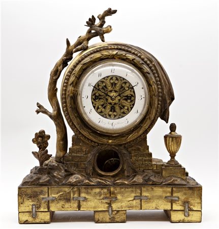 IGNAZ PACK IN BRUNN
Pendola con cassa in legno scolpito e dorato in foggia di c