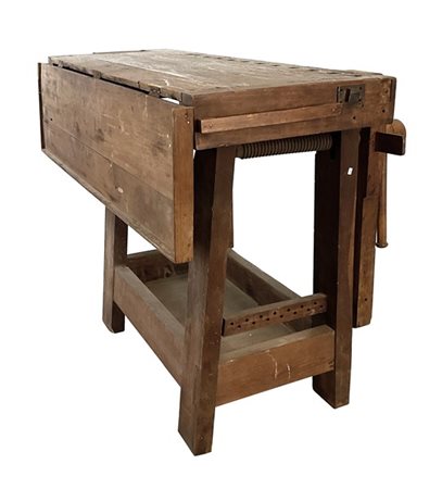 Tavolo da lavoro in legno dotato di morsa (cm 150x91x65) (difetti)